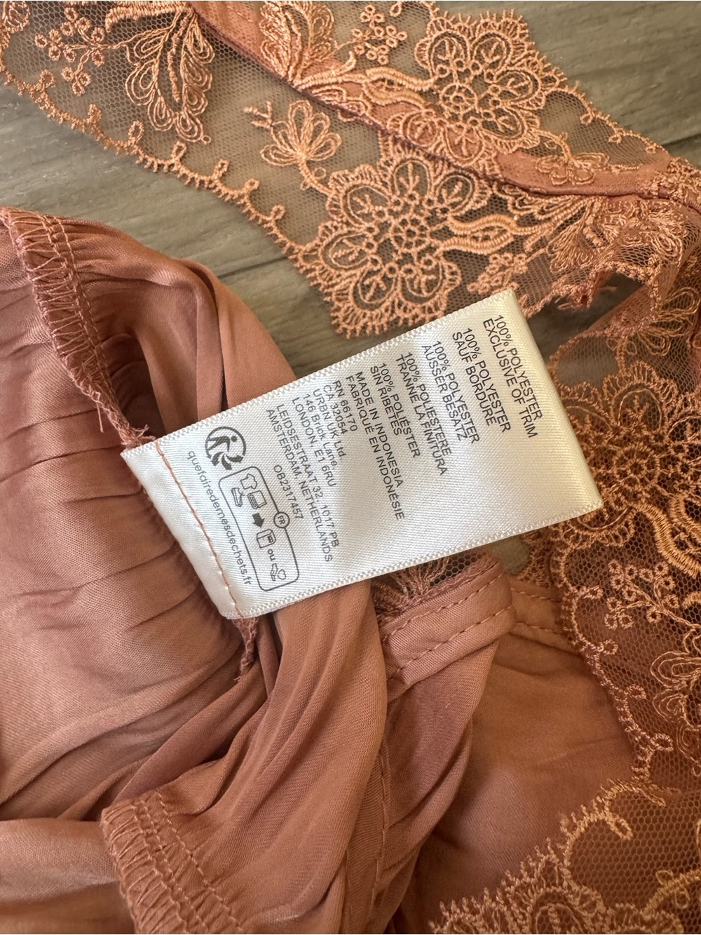 Free People Elena Lace Satin Tank Top in Peached Copper Size Medium - Picture 6 of 7